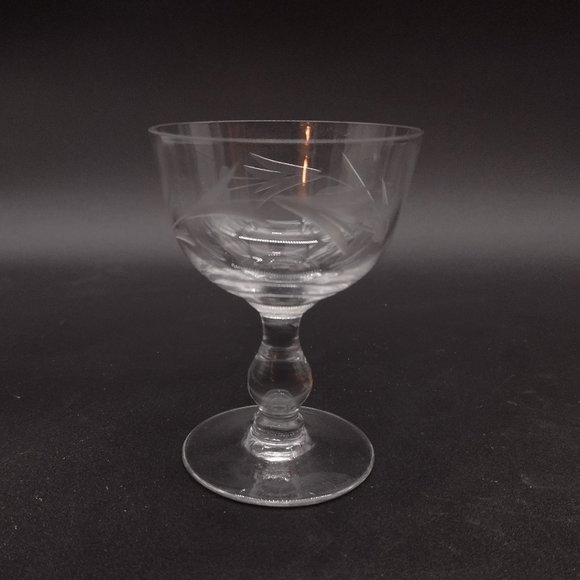6 Etched Crystal Wine or Liqueur Glasses - Picture 10 of 11